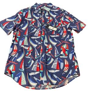 NWT Vineyard Vines spin around island boat button up shirt size medium!